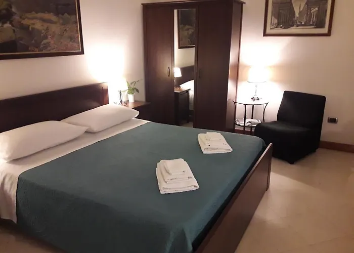 Otel Guest Via Dei Passeri *